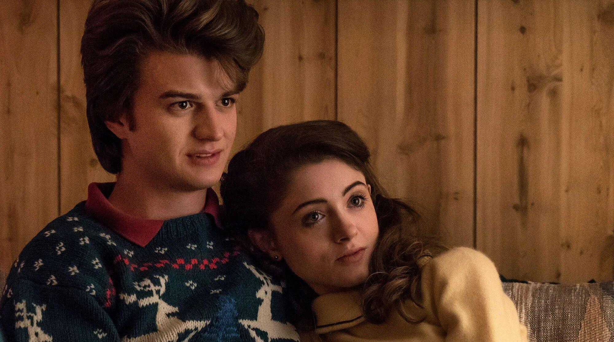 Barb Being Dead In 'Stranger Things' Season 2 Will Be Traumatic For  Nancy, Says Star Natalia Dyer