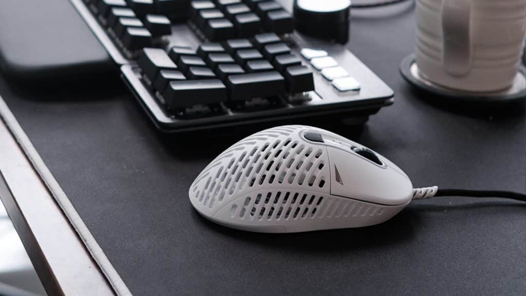 Mountain Mouse and keyboard