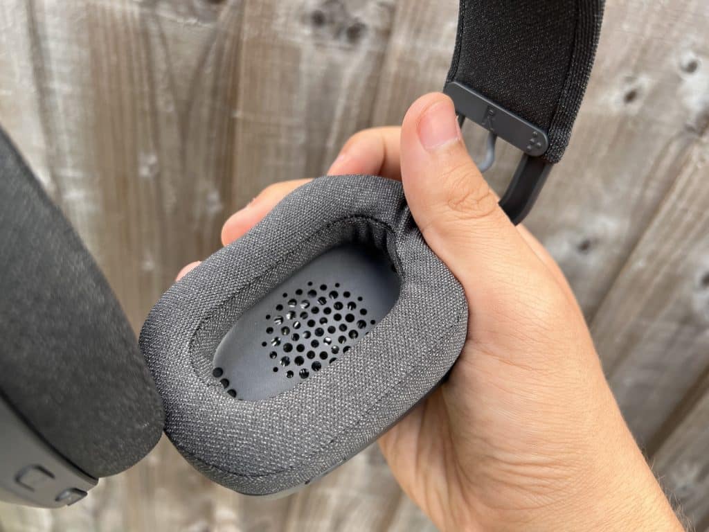 Logitech Zone Vibe 125 image showing the earcups
