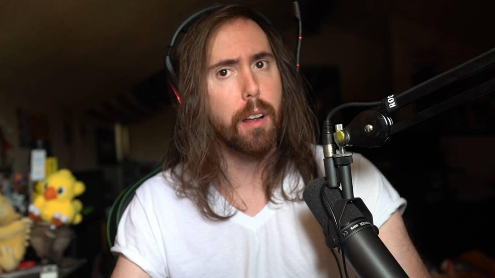 Asmongold streaming on Twitch