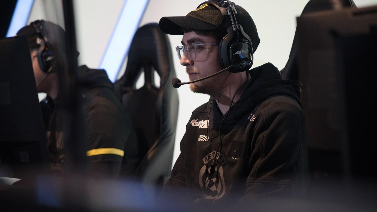Clayster playing on CDL LAN for New York Subliners