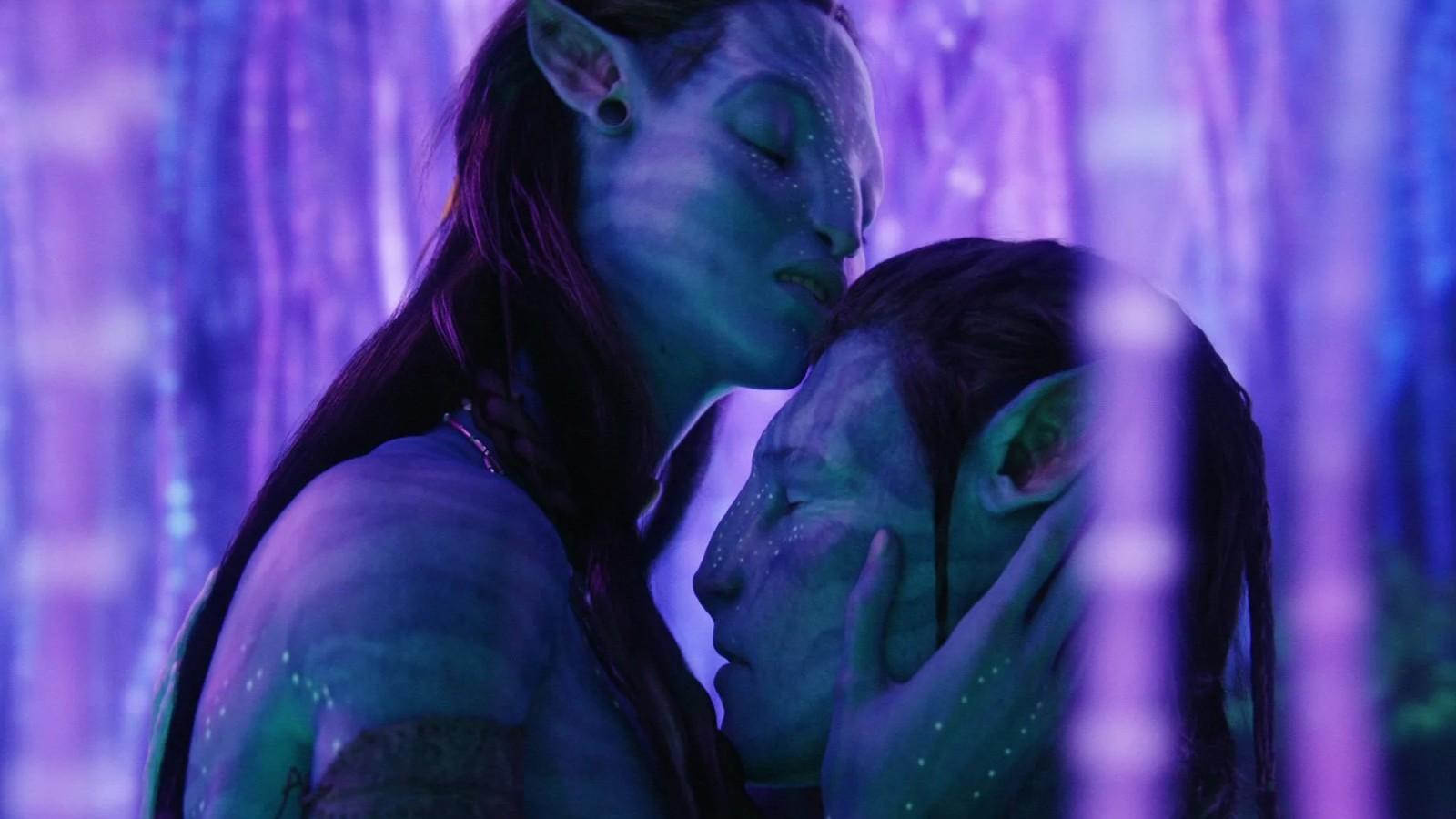 Jake and Neytiri during the hair sex scene in Avatar