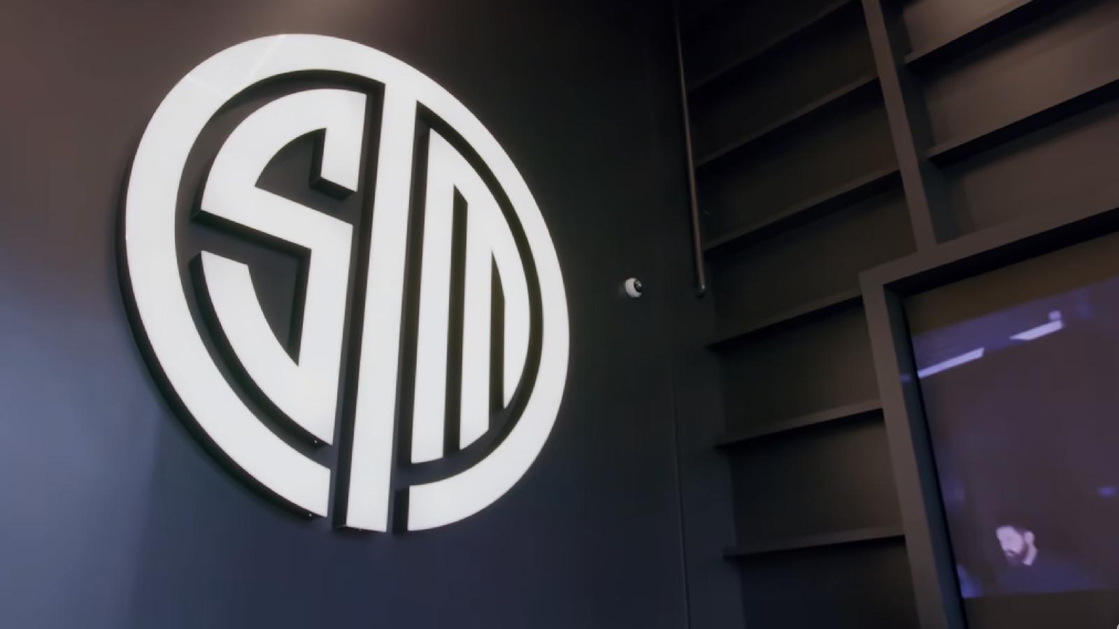 TSM logo that appears on their Valorant Challengers team's jersey