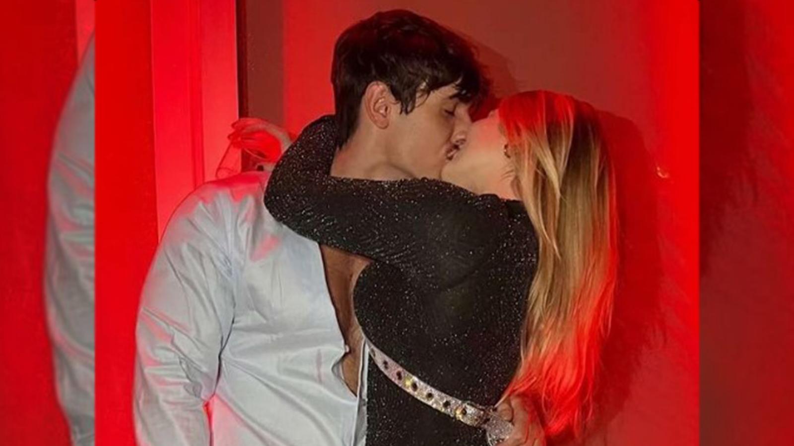 Bryce Hall sparks dating rumors with lindsay capuano