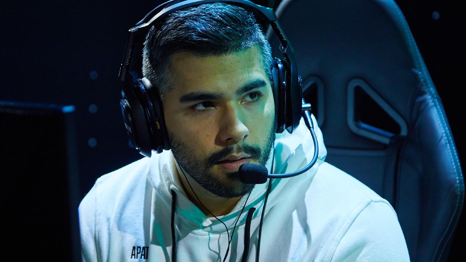 Apathy was a pro player for Los Angeles Guerrillas before turning to Warzone and Warzone 2.