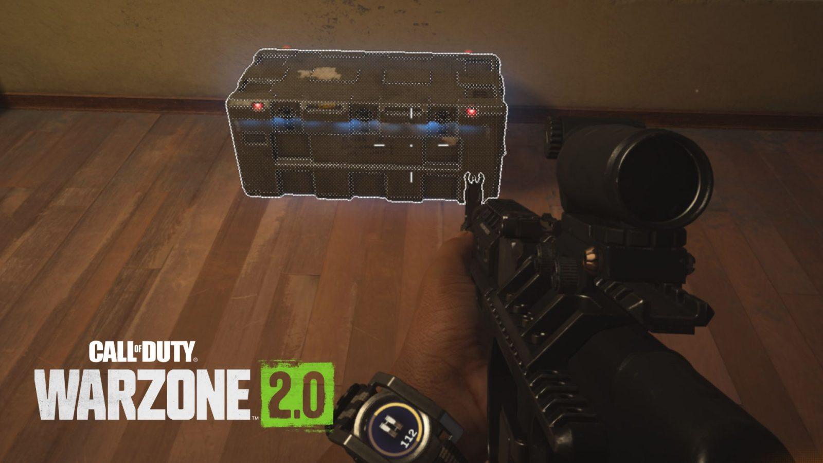 player looking at loot box in warzone 2