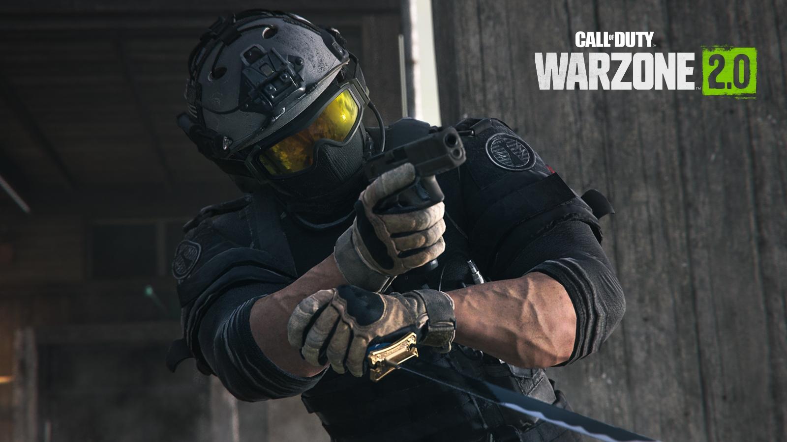 warzone 2 operator using pistol with tactical knife