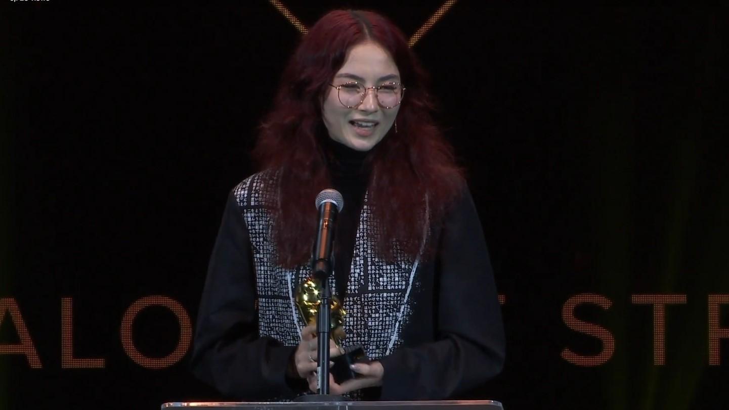 Kyedae gives a speech in The Streamer Awards