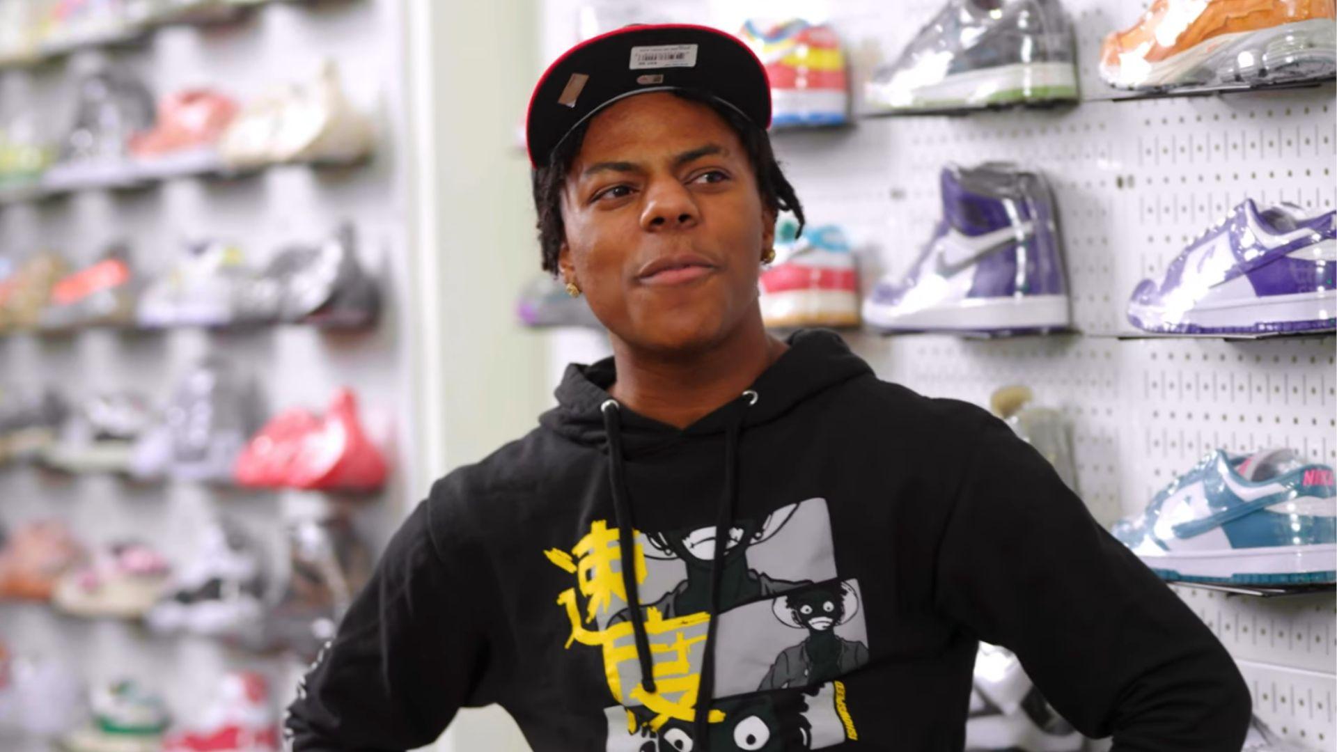 Vice format Følge efter iShowSpeed emotional after being gifted rare Ronaldo Nike shoes worth  thousands - Dexerto