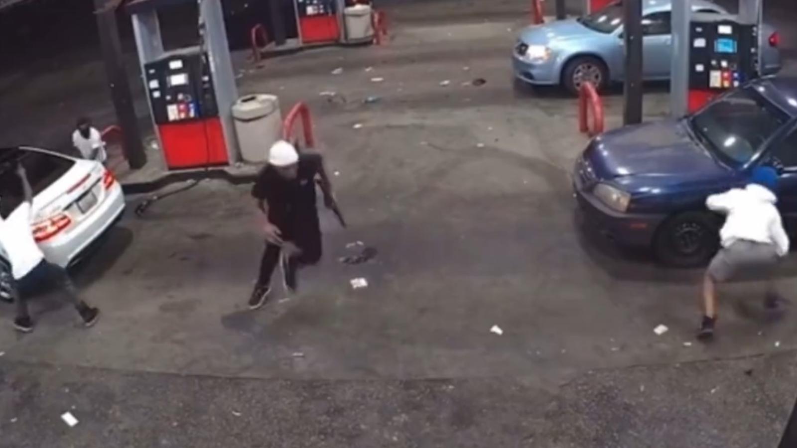viral gas station shootout looks like gta and john wick