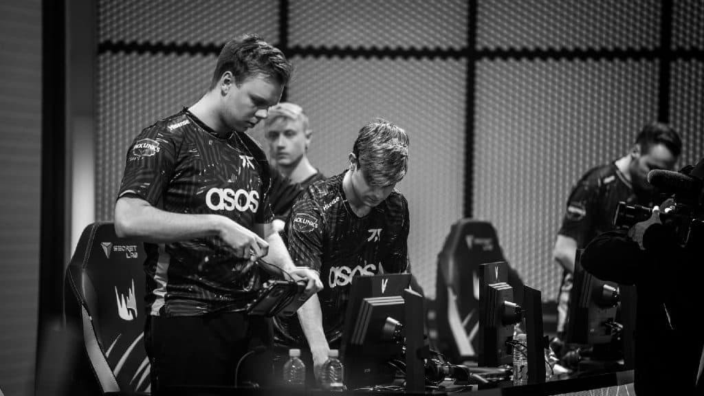 Fnatic's players looking disappointed in LEC