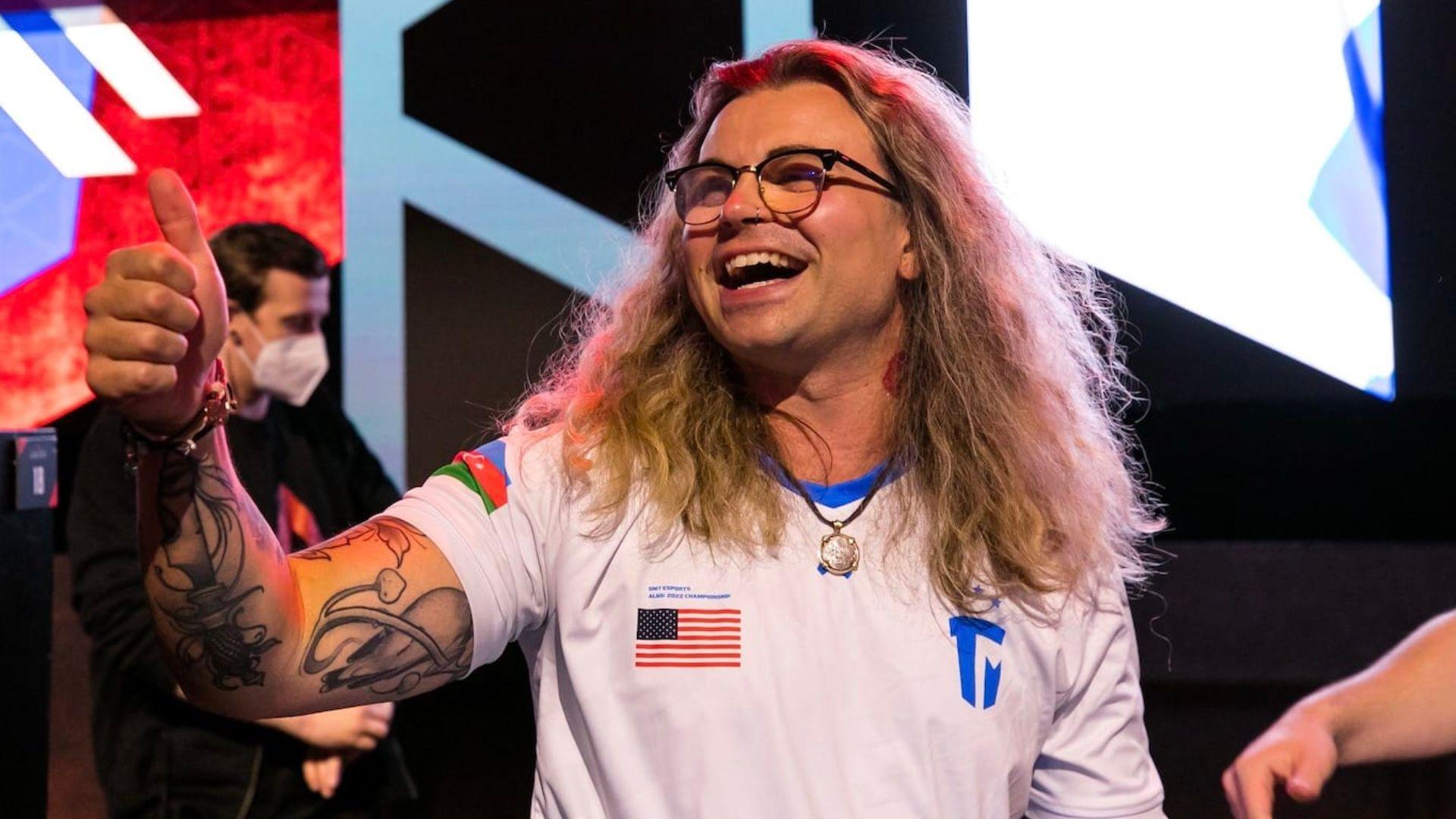 Rambeau doing a thumbs up in The Guard jersey at Apex Legends event