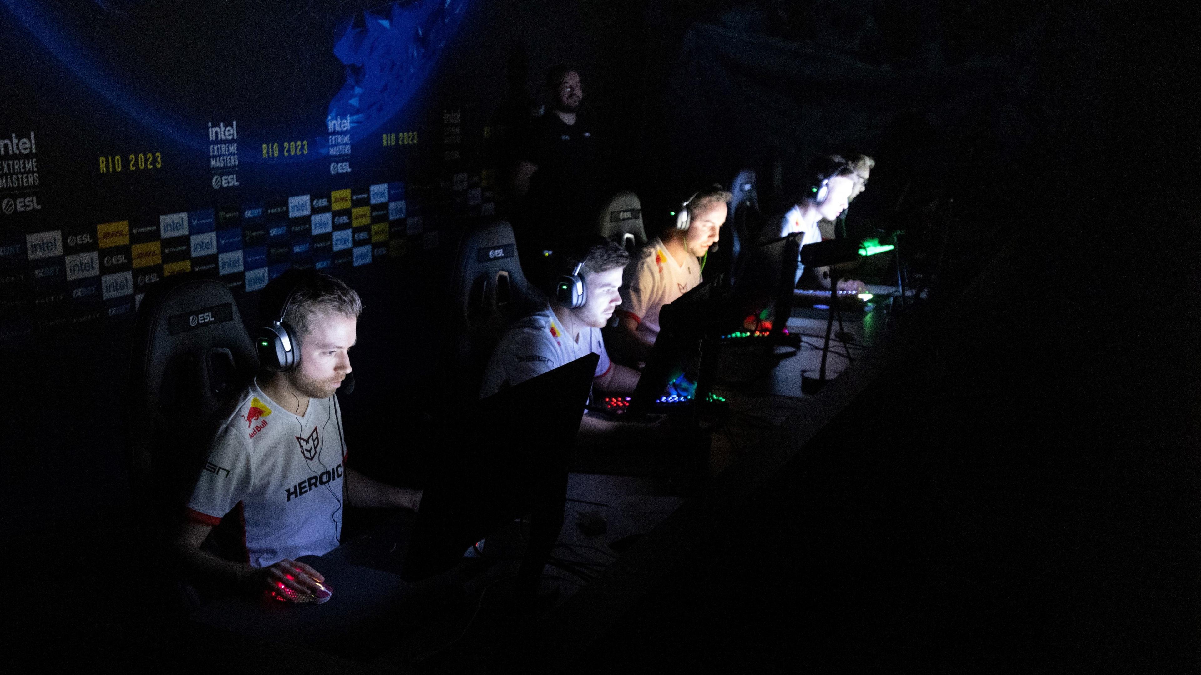 Heroic plays in the dark at IEM Rio 2023 after lighting fault