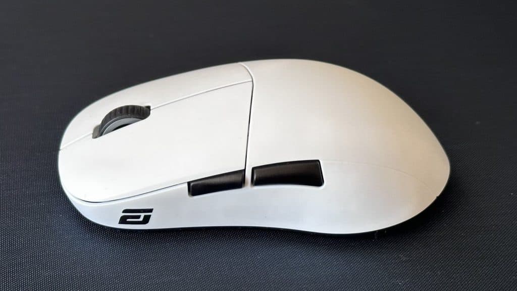 XM2we mouse white side profile