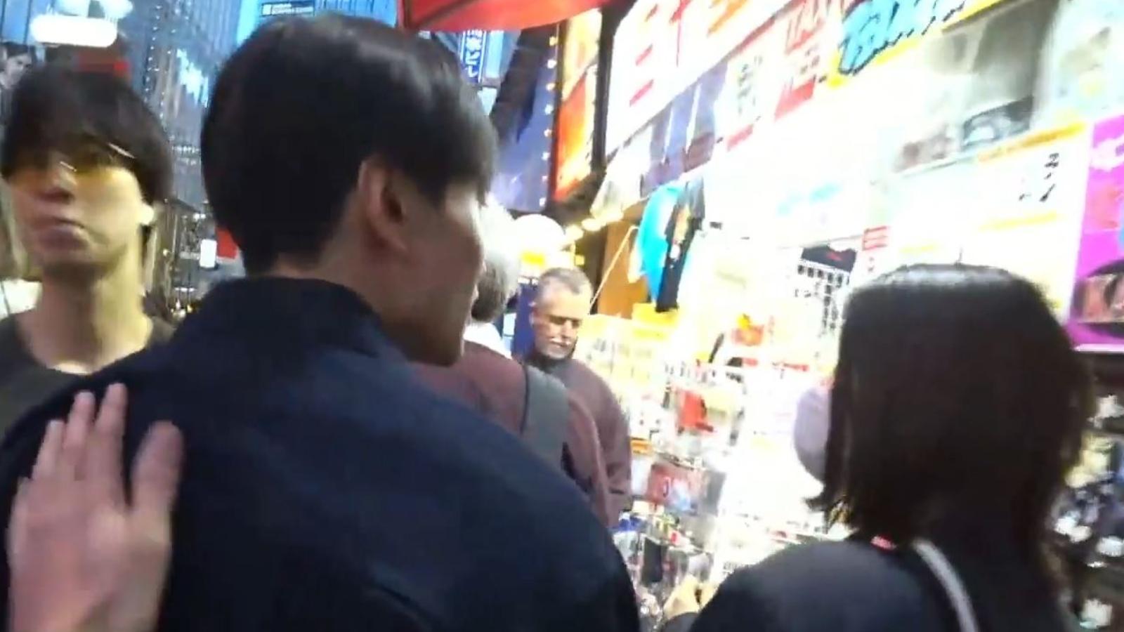 Streamer SAMMIT saves woman from man in Japan.