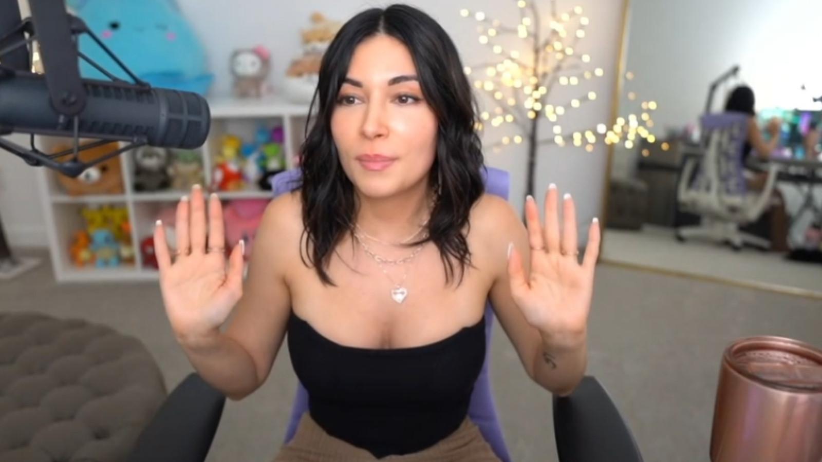 alinity exposes foot fan on twitch