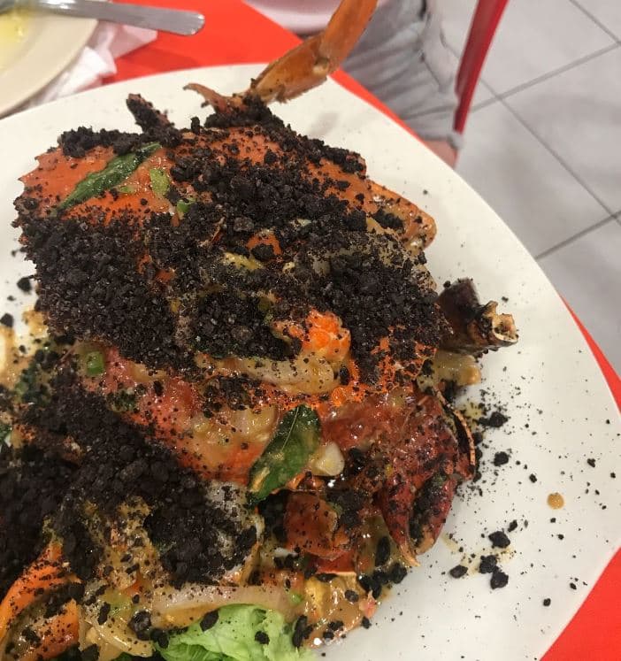 Instagram user tries the Oreo cheese crab