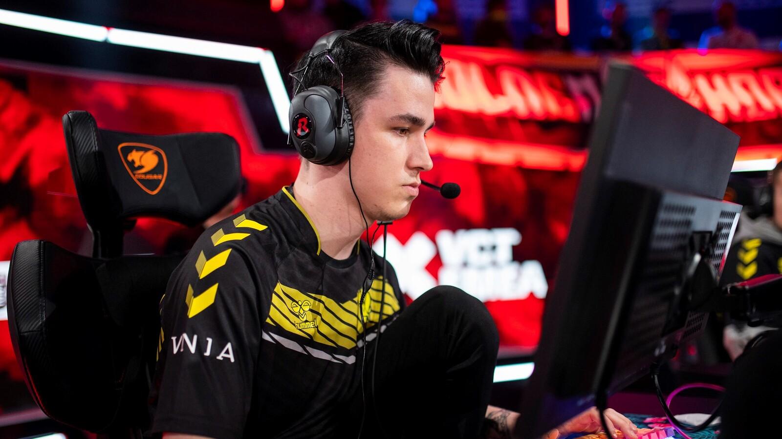 Twisten playing for Team Vitality