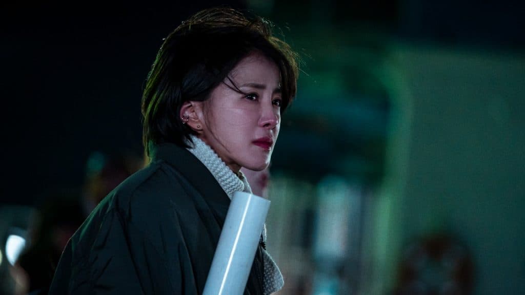 Lee Si-young, one of the contestants in the Zombieverse cast