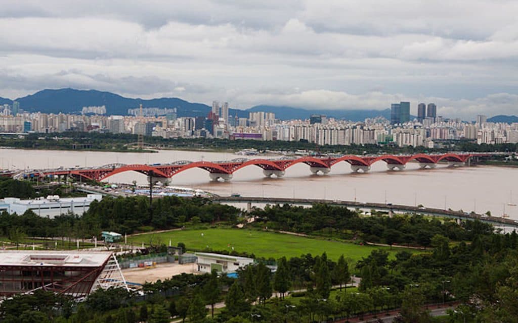 Image of Seongsan Bridge in Seoul, South Korea