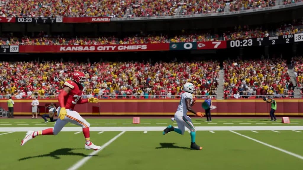 nfl madden 24 player running with ball