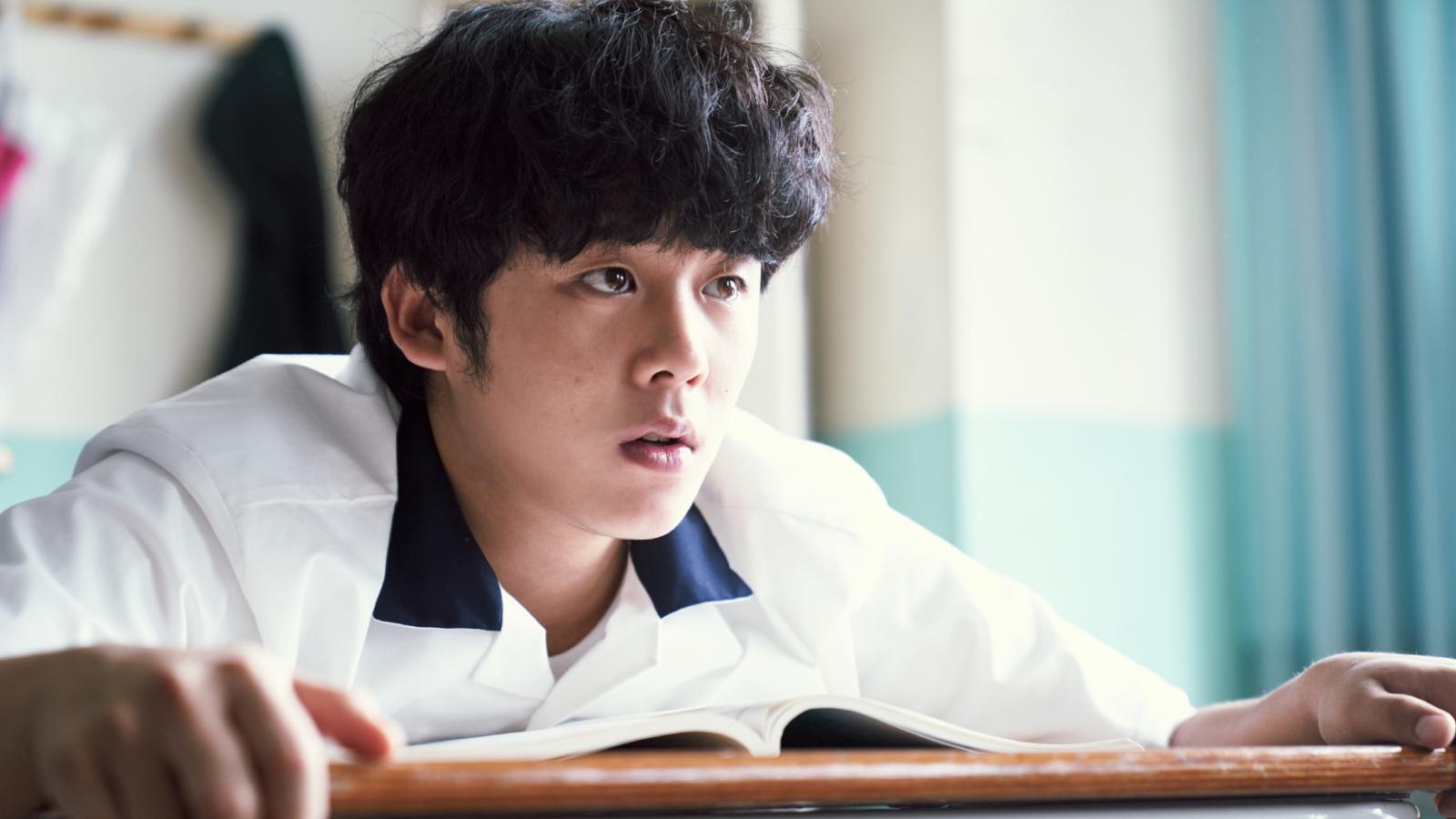 Moving K-drama stars Lee Jung-ha as the webtoon character Bong-seok.