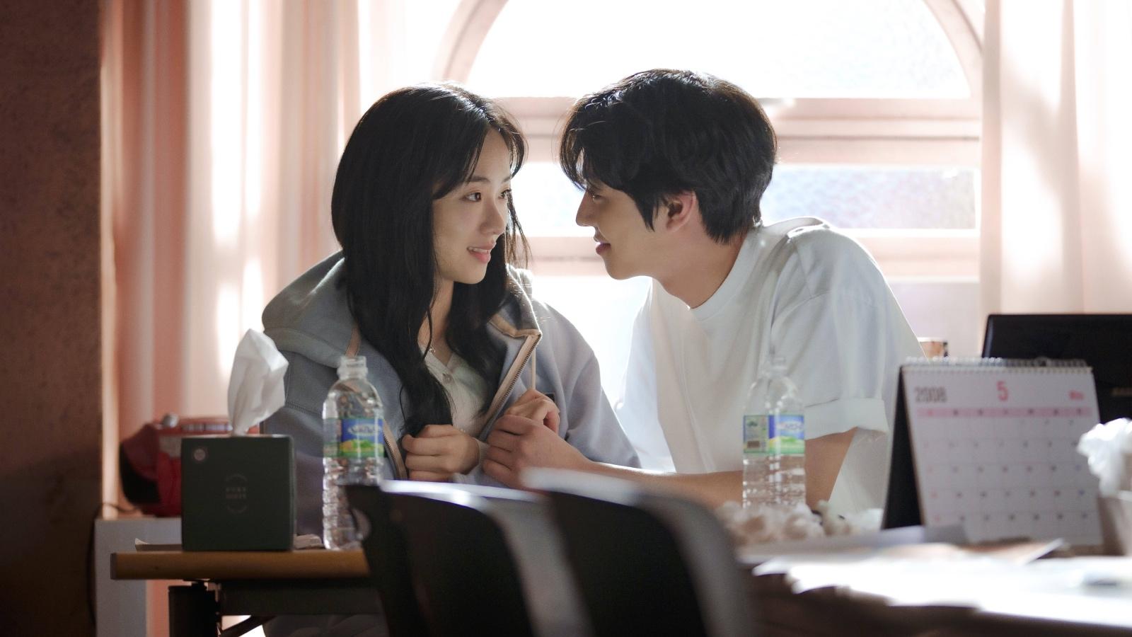 A Time Called You stars Jeon Yeo-bin and Ahn Hyo-seop