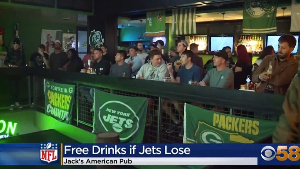 'Jack's American Pub' in Wisconsin, where Aaron Rodgers used to play, offered free beer to everyone at their bar if the New York Jets lost to the Buffalo Bills.