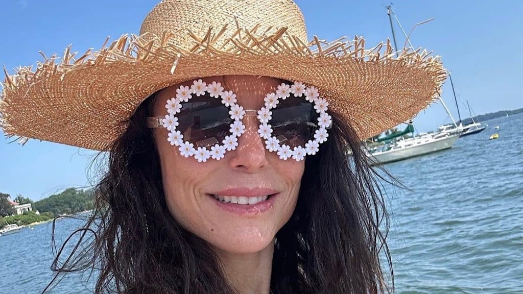 Bethenny Frankel was called out by fans and BravoTV stars for handing out opened makeup that she didn't want.