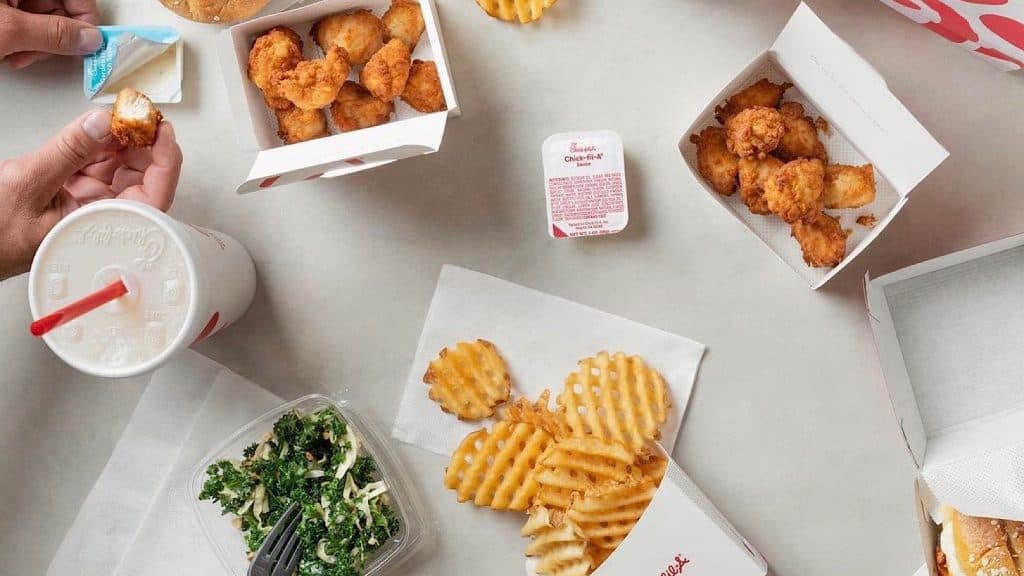 A Chick-fil-A worker cheekily exposed a drive-thru customer for their large order.