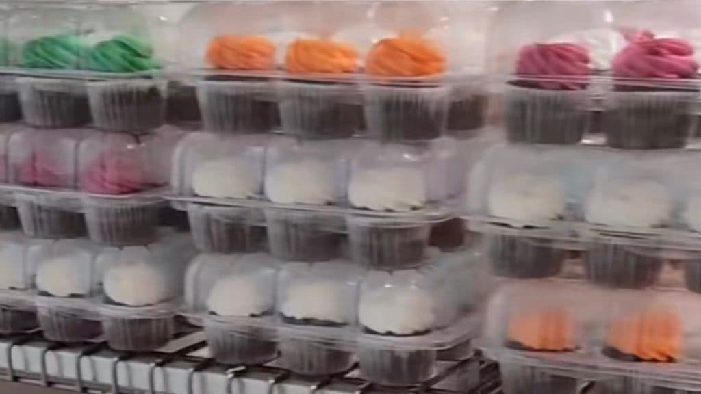 An employee of Walmart exposed the store for selling frozen cupcakes, but was later the recipient of backlash for their disapproval of the assembling method.