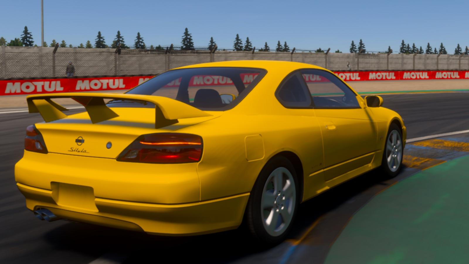 2000 Nissan Silvia using oudated model from Forza Motorsport 3 in new reboot.