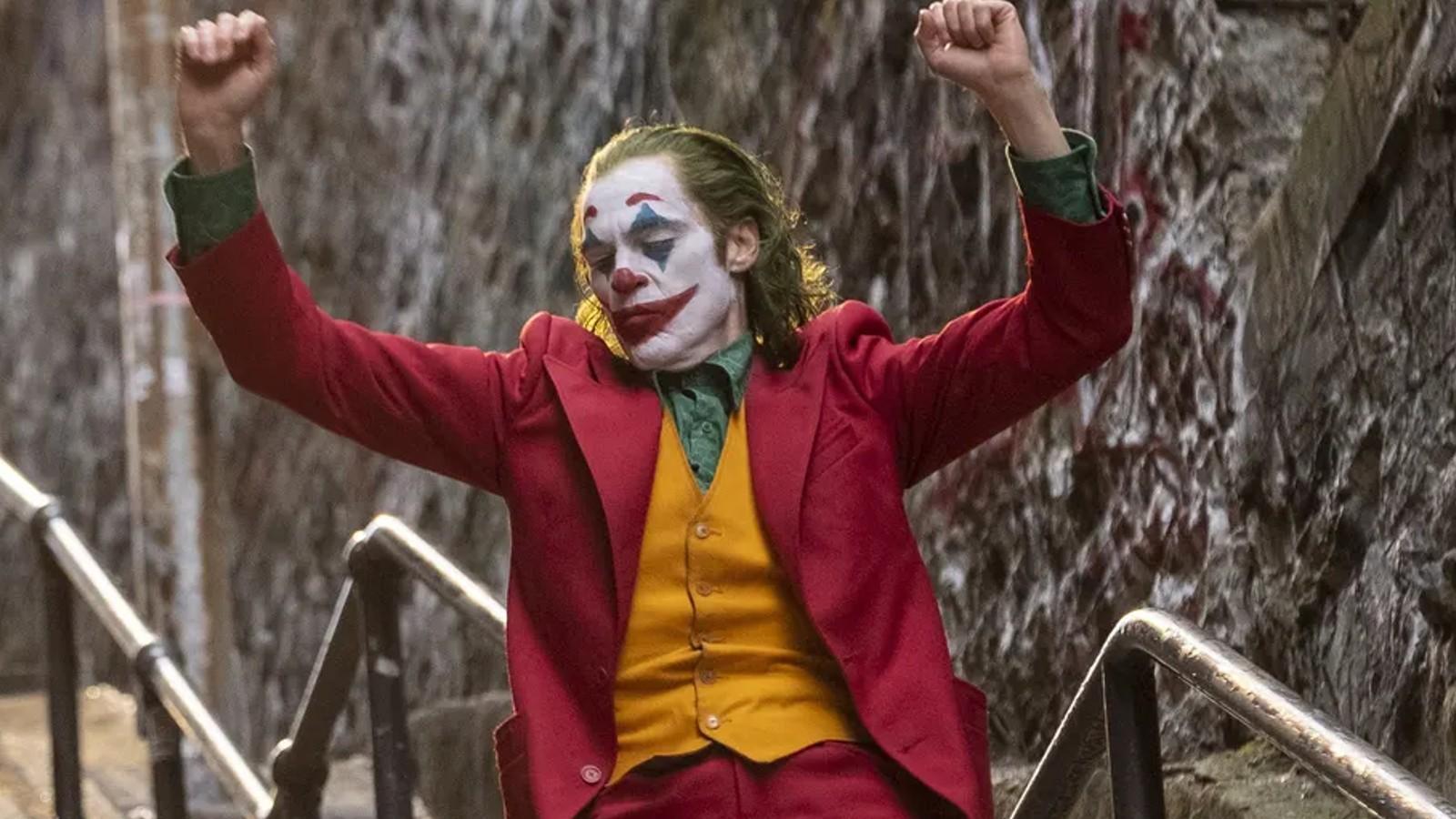 Joaquin Phoenix dancing on the steps in Joker.
