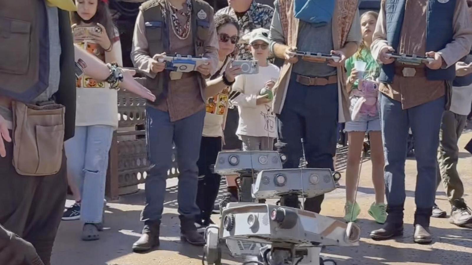 Droids being controlled by Steam Decks at Disneyland