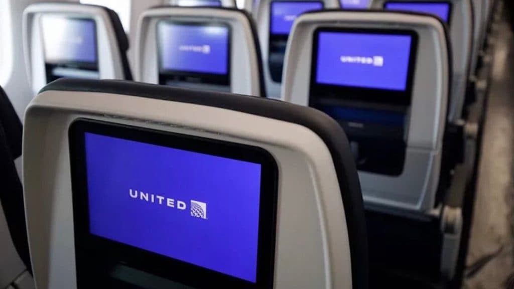People are questioning the sense of United Airlines' new boarding changes, as it doesn't include a system for families with children.
