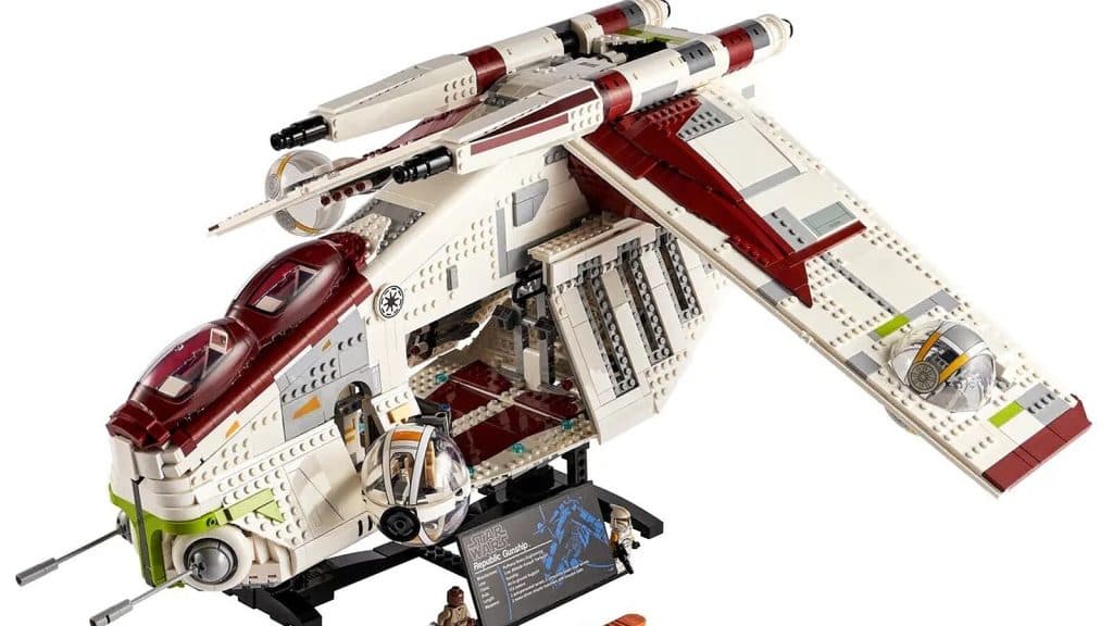 The 75309 Republic Gunship (UCS Collector's Sets story)