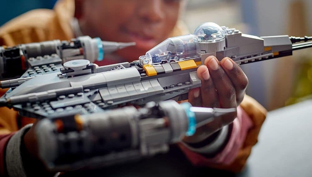 Lego Star Wars Mandalorian Starfighter close-up