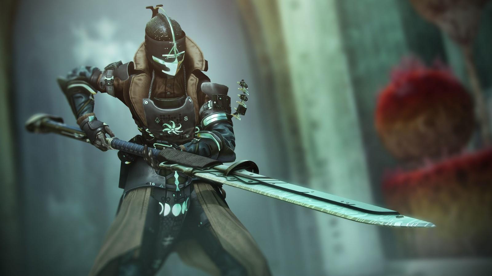 A Guardian wields a glaive weapon