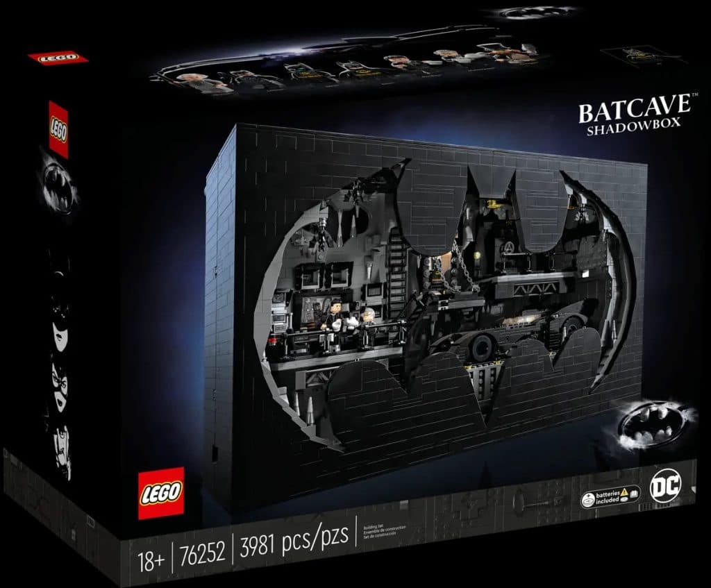 Lego DC Batcave Shadowbox Batman