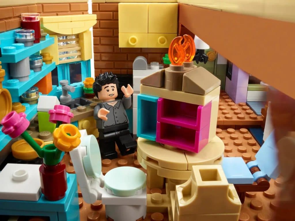 LEGO Friends apartment Monica Kitchen Ross dollhouse fire