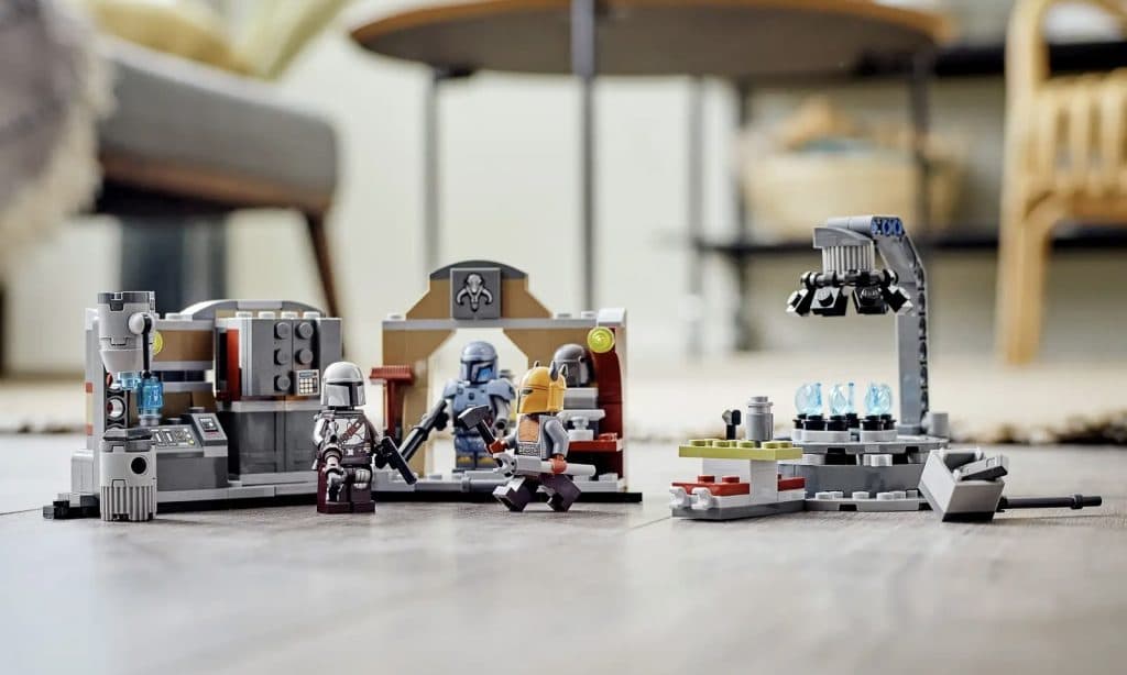 The LEGO Star Wars The Armorer’s Mandalorian Forge set.