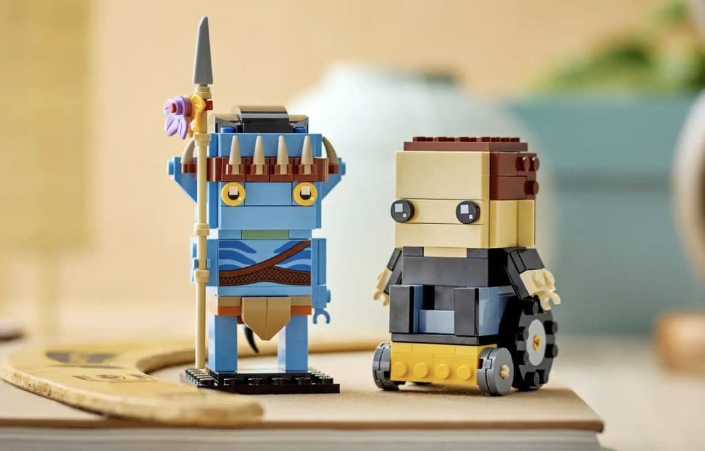 LEGO BrickHeadz Jake Sully & his Avatar on display.