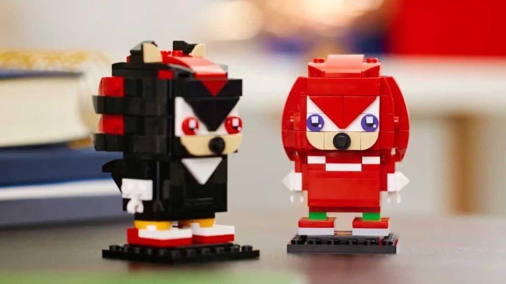 LEGO BrickHeadz Sonic the Hedgehog: Knuckles & Shadow on display