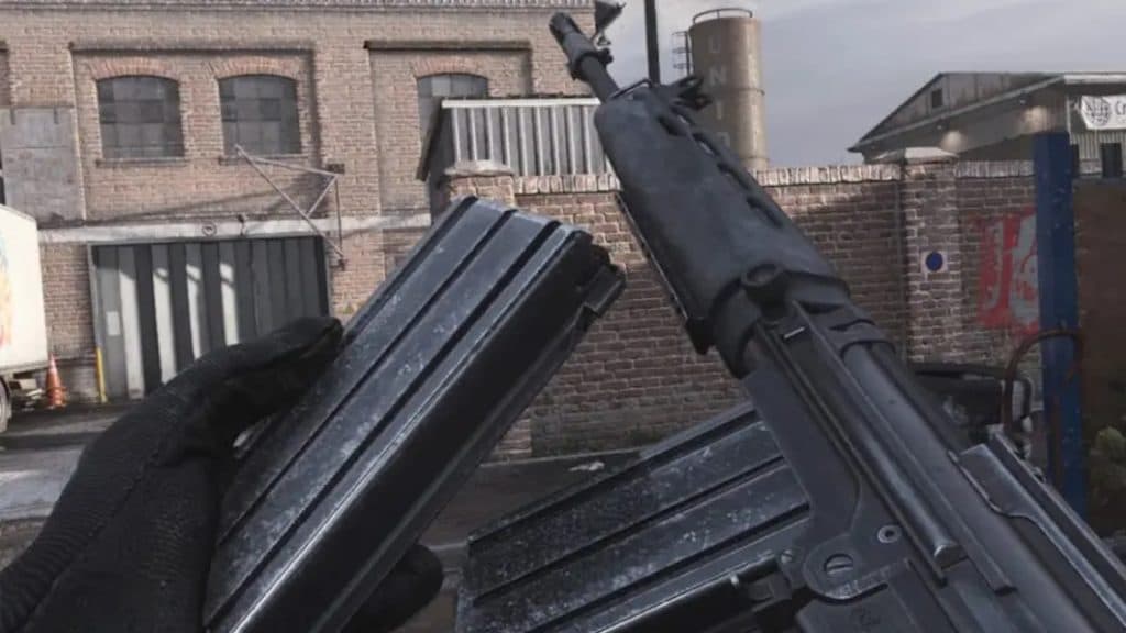 FALassault rifle reloading in Modern Warfare.