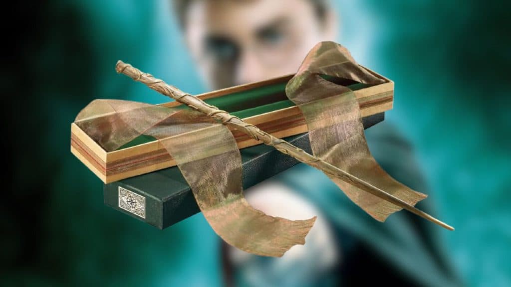 The Noble Collection Hermione Granger's wand with Ollivander's wand box