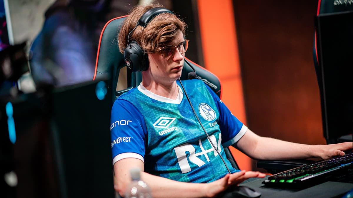 Upset playing on LEC stage for FC Schalke O4