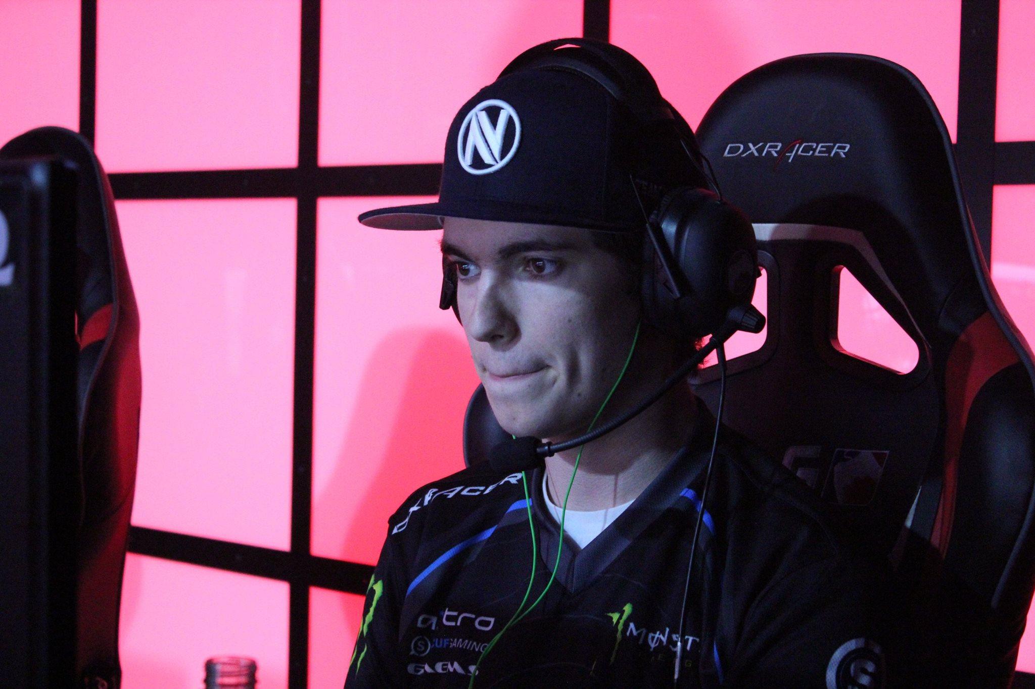 Octane in Envy jersey at MLG Season 3 Playoffs 2015.