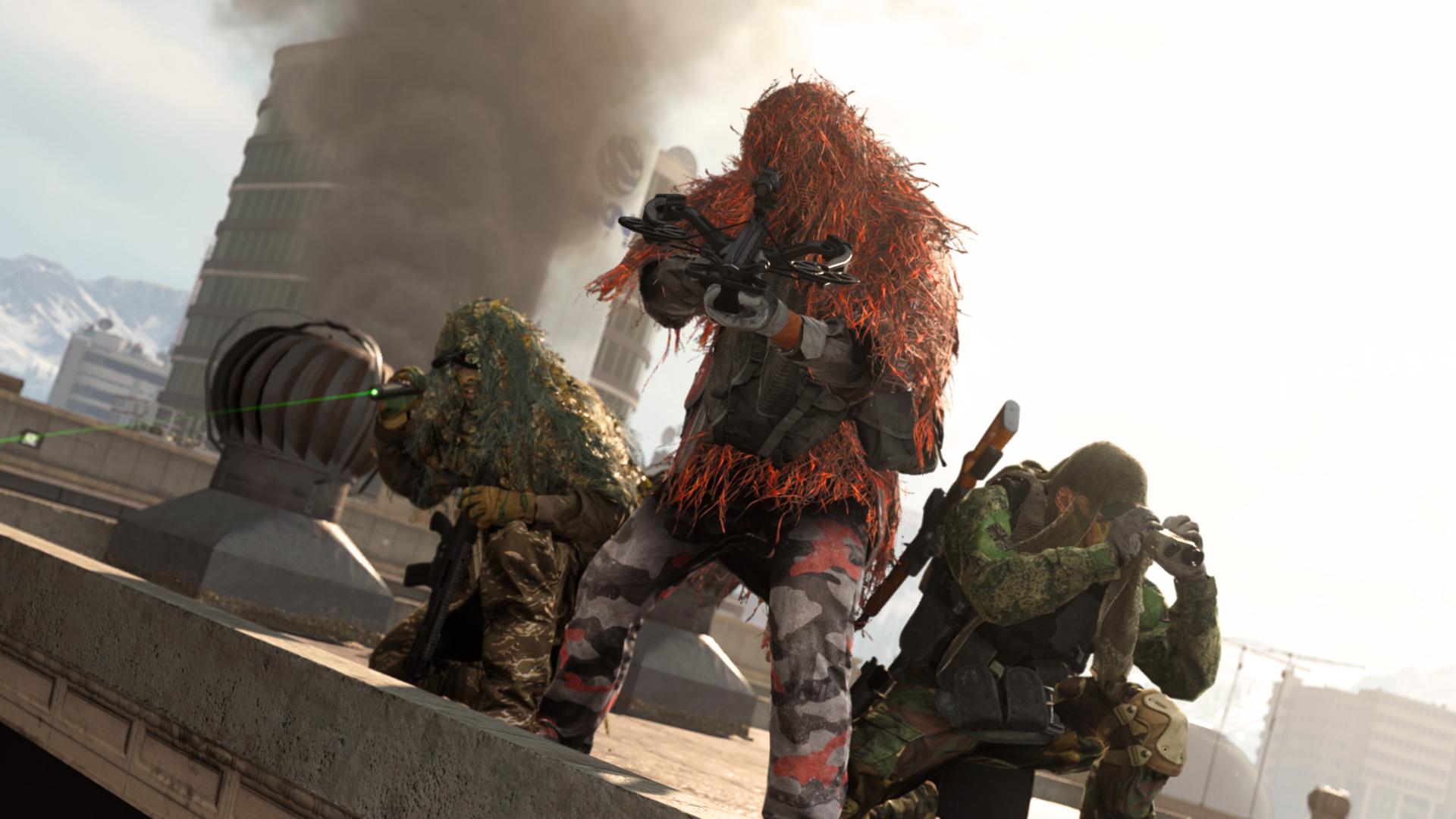 Rooftop snipers in Call of Duty: Warzone.