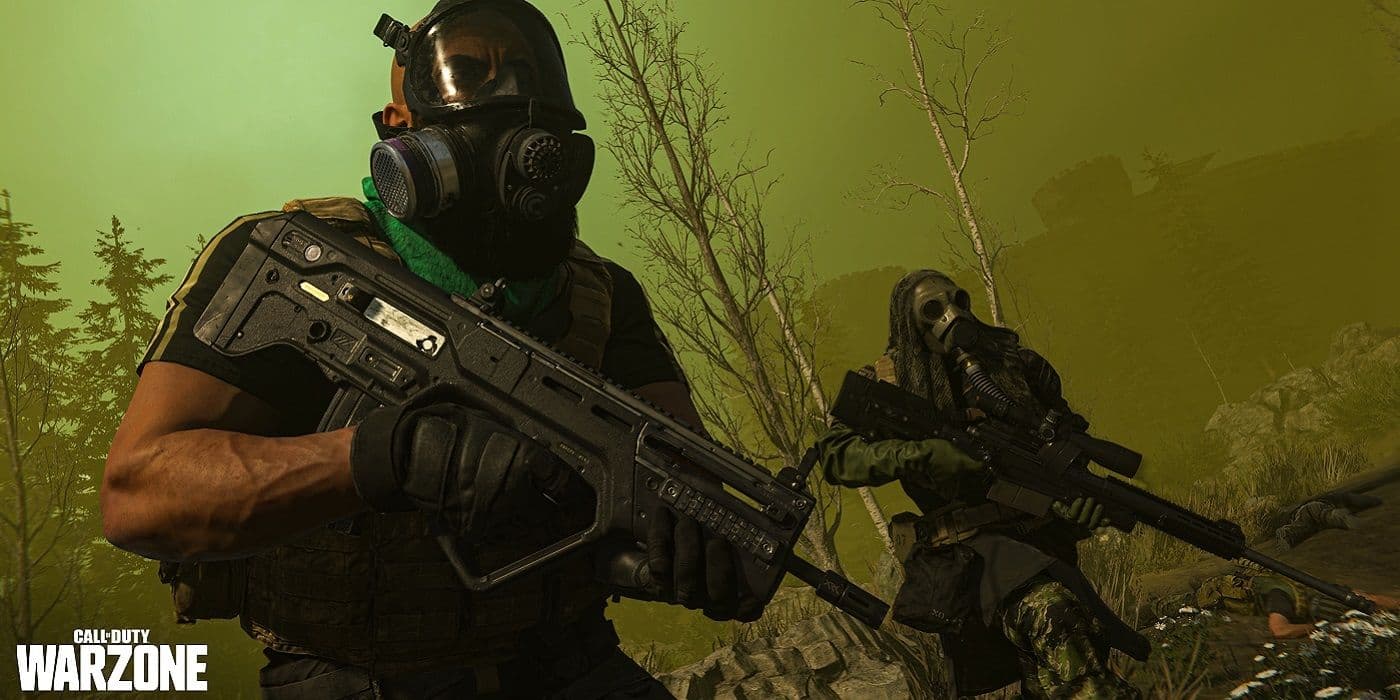Player wearing a gas mask in Call of Duty: Warzone.