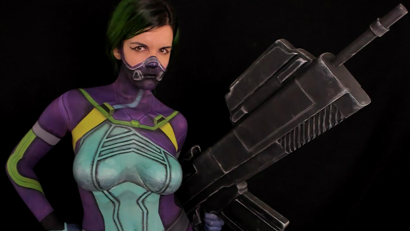 Body painting streamer on Twitch